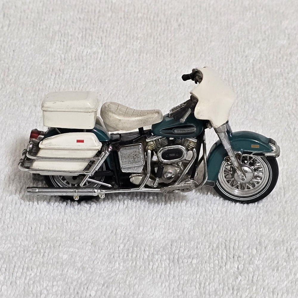 Franklin Mint Harley Davidson 1:24 Scale B11WC24‎ Motorcycle 1976 Electra Glide